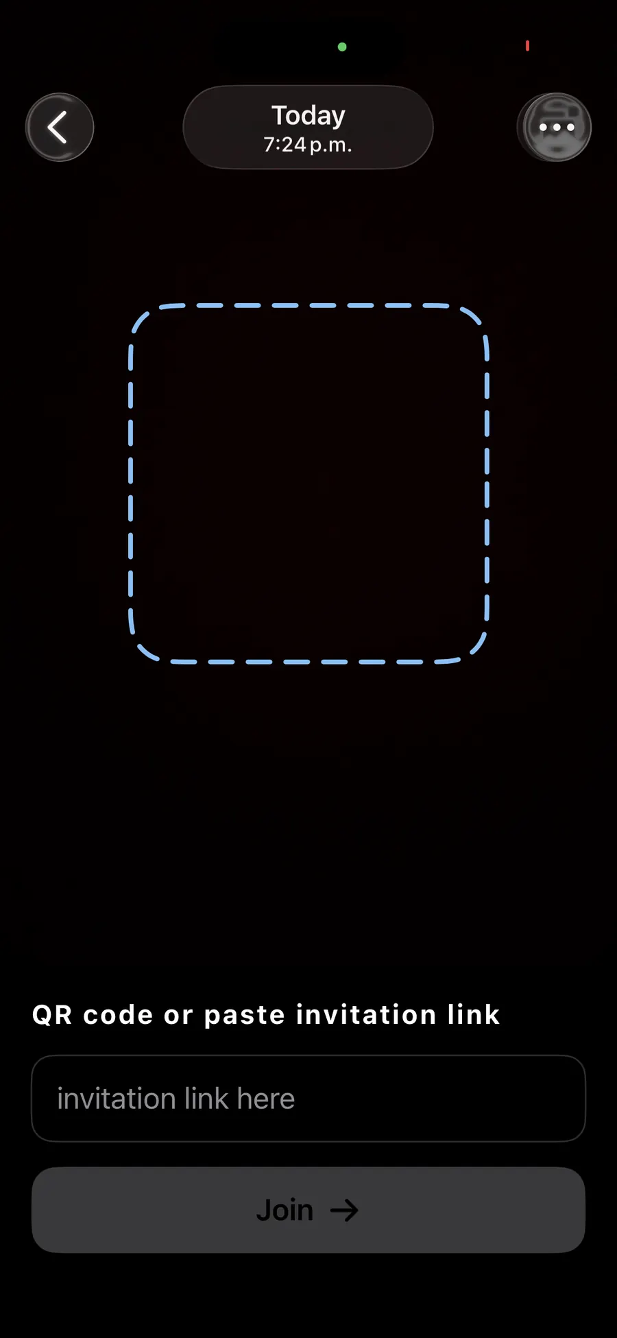 The AirScoreboard app's scanner — a viewfinder for an event QR code, with a field to paste an invitation link instead.